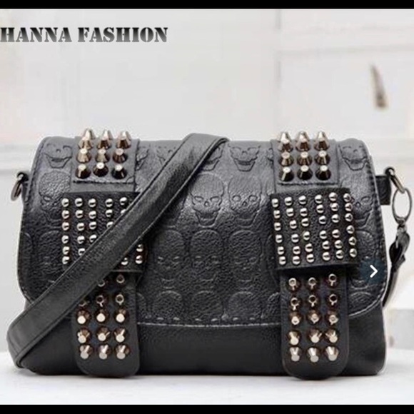 Small Rivit Skull Crossbody bag - Picture 11 of 11